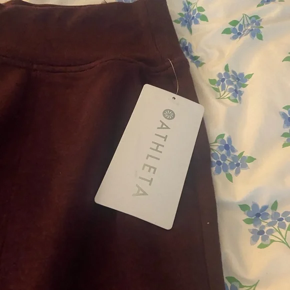 Athleta Coaster Luxe Jogger in cabarnet Heather - Picture 3 of 4